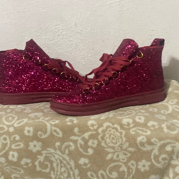 NEW Encore FIESSO💕sparkle high-tops 10/10.5+💙Barbie ornament/keychain - Picture 3 of 14